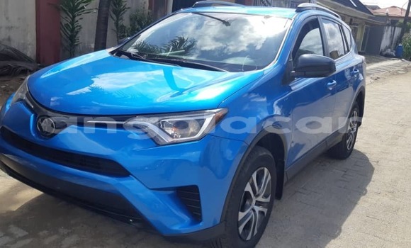 Comprar Usado Toyota RAV4 Azul Carro em Luanda em Luanda Province