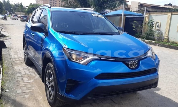 Comprar Usado Toyota RAV4 Azul Carro em Luanda em Luanda Province Comprar Usado Toyota RAV4 Azul Carro em Luanda em Luanda Province