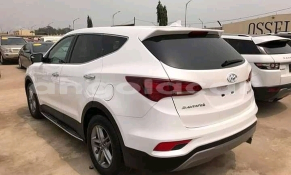 Buy Used Hyundai Santa Fe White Car in Luanda in Luanda Province Buy Used Hyundai Santa Fe White Car in Luanda in Luanda Province