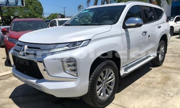 Buy Used Mitsubishi Outlander White Car in Luanda in Luanda Province Buy Used Mitsubishi Outlander White Car in Luanda in Luanda Province