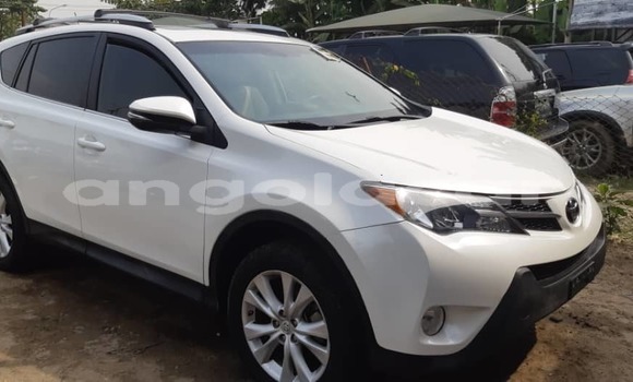 Buy Used Toyota RAV4 White Car in Luanda in Luanda Province