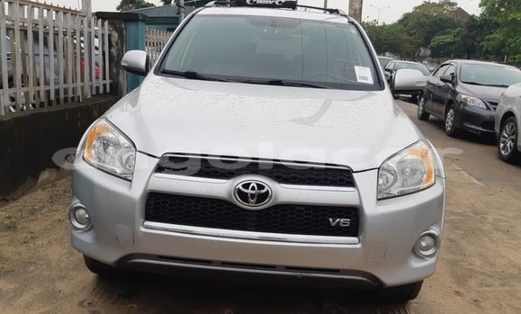 Buy Used Toyota RAV4 Silver Car in Luanda in Luanda Province Buy Used Toyota RAV4 Silver Car in Luanda in Luanda Province