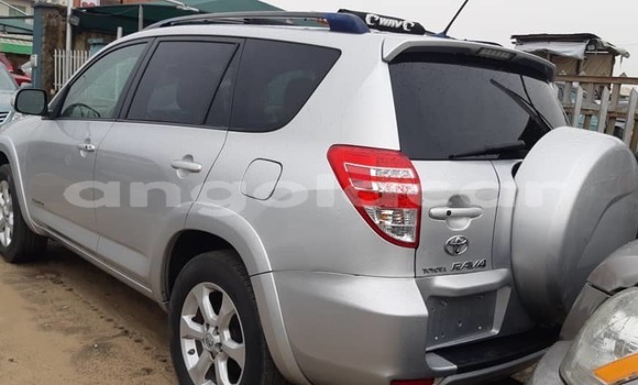 Buy Used Toyota RAV4 Silver Car in Luanda in Luanda Province Buy Used Toyota RAV4 Silver Car in Luanda in Luanda Province