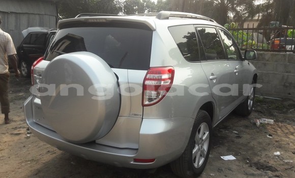 Acheter Occasion Voiture Toyota RAV4 Gris à Luanda, Province de Luanda Acheter Occasion Voiture Toyota RAV4 Gris à Luanda, Province de Luanda