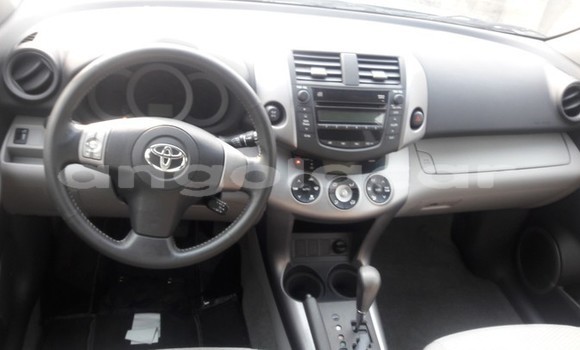 Acheter Occasion Voiture Toyota RAV4 Gris à Luanda, Province de Luanda Acheter Occasion Voiture Toyota RAV4 Gris à Luanda, Province de Luanda
