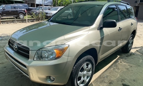 Acheter Occasion Voiture Toyota RAV4 Gris à Luanda, Province de Luanda Acheter Occasion Voiture Toyota RAV4 Gris à Luanda, Province de Luanda