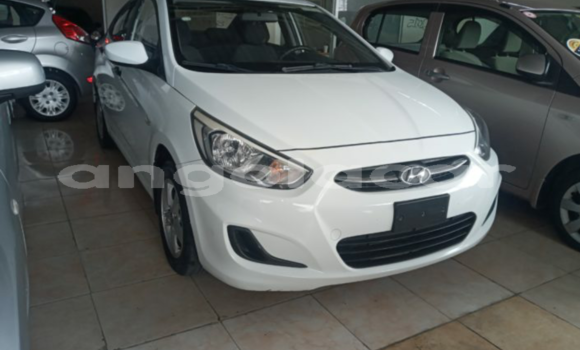 Comprar Usado Hyundai Accent Branco Carro em Luena em Moxico Comprar Usado Hyundai Accent Branco Carro em Luena em Moxico