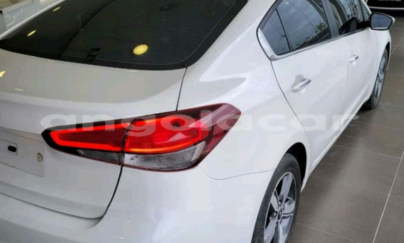 Comprar Usado Kia K3 Branco Carro em Luena em Moxico Comprar Usado Kia K3 Branco Carro em Luena em Moxico