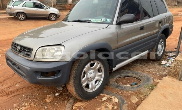 Comprar Usado Toyota RAV4 Outro Carro em Luanda em Luanda Province