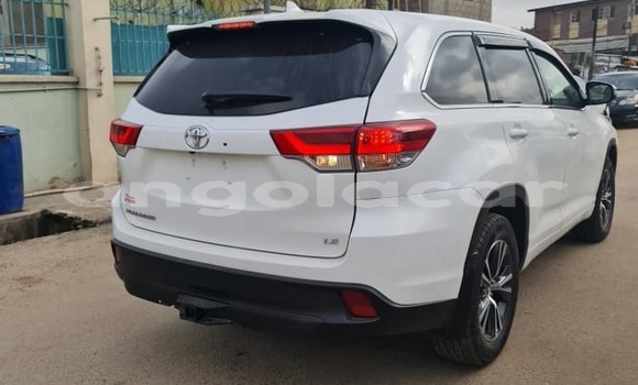 Buy Used Toyota Highlander White Car in Luanda in Luanda Province