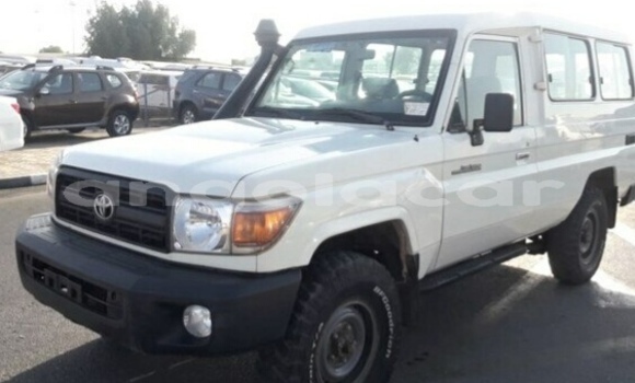 Comprar Usado Toyota Land Cruiser Branco Carro em Luena em Moxico