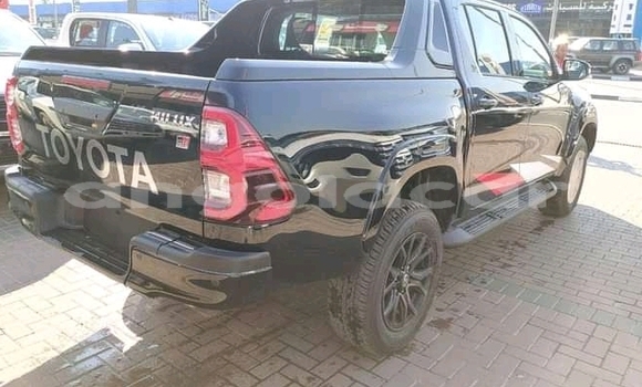 Comprar Usado Toyota Hilux Preto Carro em Luanda em Luanda Province