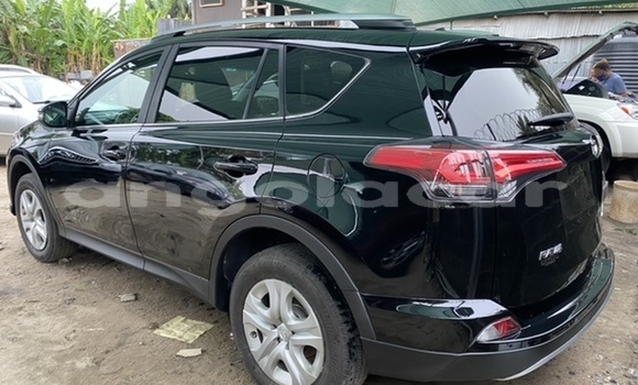 Comprar Usado Toyota RAV4 Preto Carro em Luanda em Luanda Province