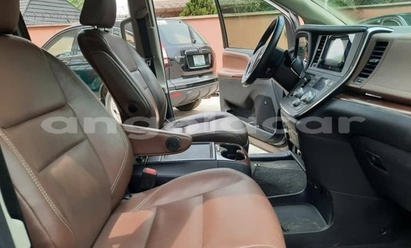 Comprar Usado Toyota Sienna Preto Carro em Luanda em Luanda Province Comprar Usado Toyota Sienna Preto Carro em Luanda em Luanda Province