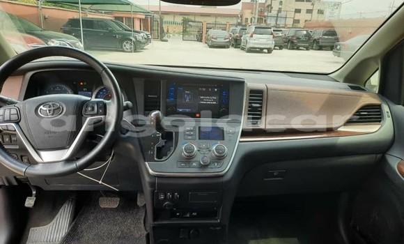 Comprar Usado Toyota Sienna Preto Carro em Luanda em Luanda Province Comprar Usado Toyota Sienna Preto Carro em Luanda em Luanda Province