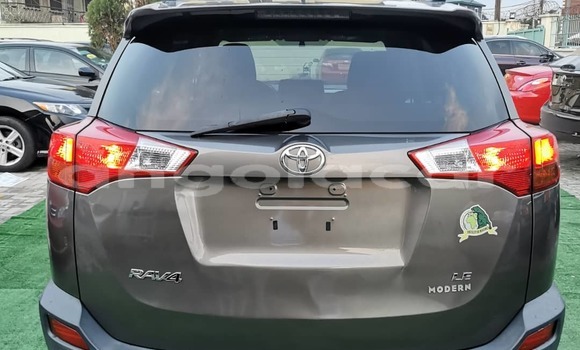 Comprar Usado Toyota RAV4 Preto Carro em Luanda em Luanda Province Comprar Usado Toyota RAV4 Preto Carro em Luanda em Luanda Province