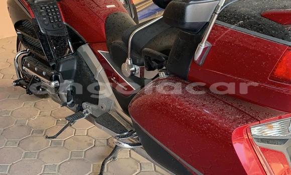 Acheter Occasion Moto Honda GOLD WING Rouge à Luanda, Province de Luanda