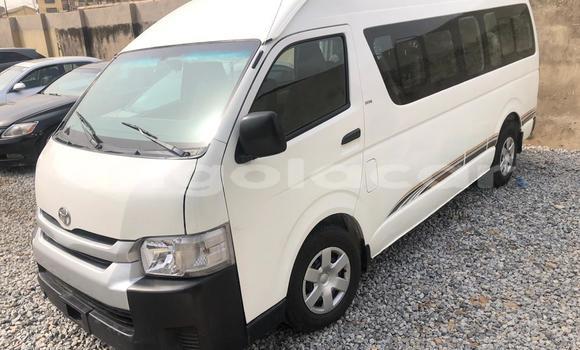 Buy Used Toyota Hiace White Car in Luanda in Luanda Province Buy Used Toyota Hiace White Car in Luanda in Luanda Province