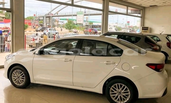 Buy Used Kia rio White Car in Luanda in Luanda Province Buy Used Kia rio White Car in Luanda in Luanda Province