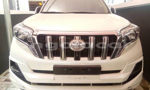 Acheter Occasion Voiture Toyota Land Cruiser Prado Blanc à Luanda, Province de Luanda Acheter Occasion Voiture Toyota Land Cruiser Prado Blanc à Luanda, Province de Luanda