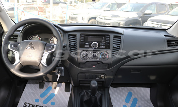 Comprar Importar Mitsubishi L200 Outro Carro em Import - Dubai em Bengo Province Comprar Importar Mitsubishi L200 Outro Carro em Import - Dubai em Bengo Province