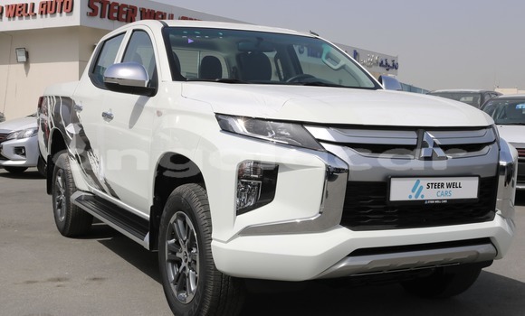 Comprar Importar Mitsubishi L200 Prata Carro em Import - Dubai em Bengo Province Comprar Importar Mitsubishi L200 Prata Carro em Import - Dubai em Bengo Province