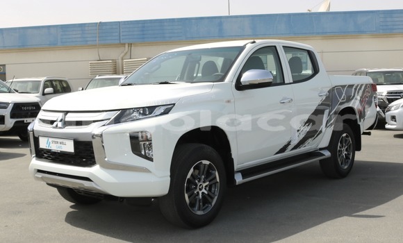 Comprar Importar Mitsubishi L200 Prata Carro em Import - Dubai em Bengo Province Comprar Importar Mitsubishi L200 Prata Carro em Import - Dubai em Bengo Province