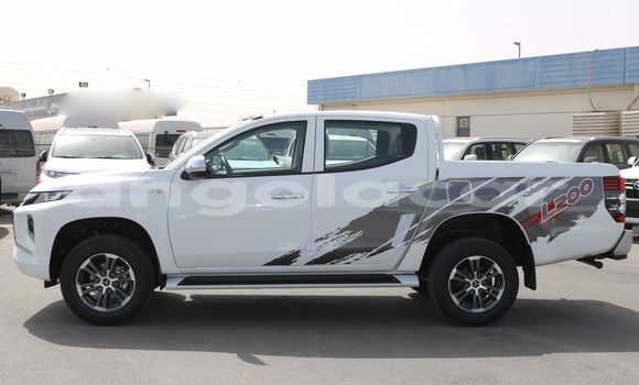 Comprar Importar Mitsubishi L200 Prata Carro em Import - Dubai em Bengo Province Comprar Importar Mitsubishi L200 Prata Carro em Import - Dubai em Bengo Province