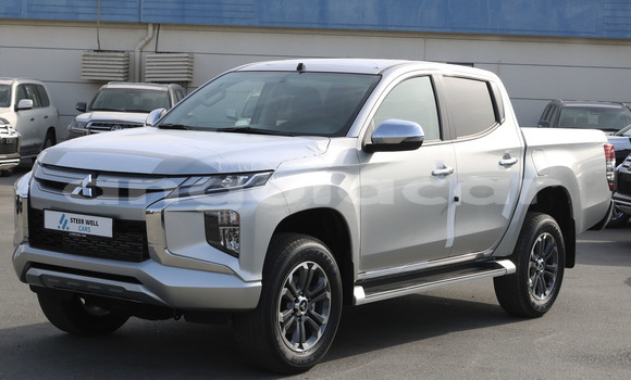 Comprar Importar Mitsubishi L200 Prata Carro em Import - Dubai em Bengo Province Comprar Importar Mitsubishi L200 Prata Carro em Import - Dubai em Bengo Province