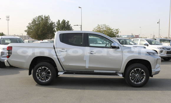 Comprar Importar Mitsubishi L200 Prata Carro em Import - Dubai em Bengo Province Comprar Importar Mitsubishi L200 Prata Carro em Import - Dubai em Bengo Province