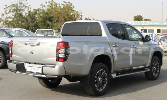 Comprar Importar Mitsubishi L200 Prata Carro em Import - Dubai em Bengo Province Comprar Importar Mitsubishi L200 Prata Carro em Import - Dubai em Bengo Province