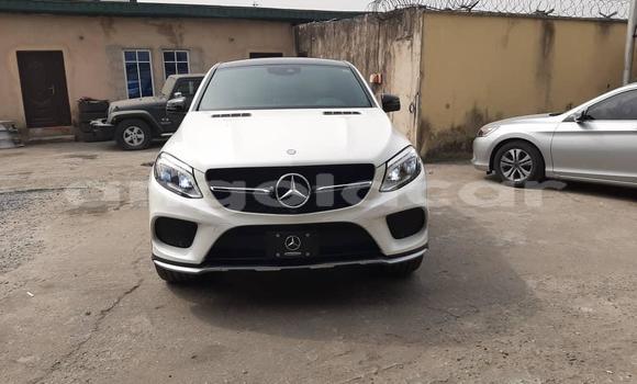 Comprar Usado Mercedes-Benz M–Class Branco Carro em Luanda em Luanda Province