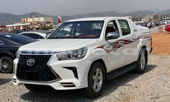 Acheter Occasion Voiture Toyota Hilux Blanc à Luanda, Province de Luanda
