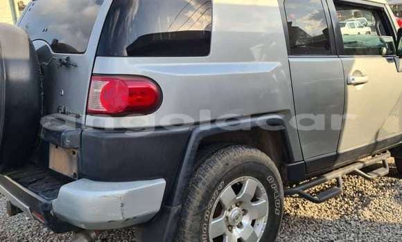 Comprar Usado Toyota FJ Cruiser Outro Carro em Luanda em Luanda Province Comprar Usado Toyota FJ Cruiser Outro Carro em Luanda em Luanda Province