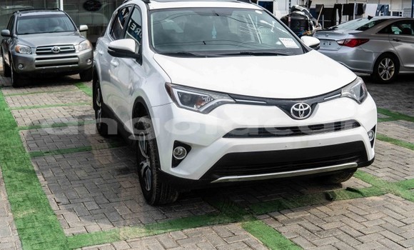 Comprar Usado Toyota RAV4 Branco Carro em Luanda em Luanda Province Comprar Usado Toyota RAV4 Branco Carro em Luanda em Luanda Province