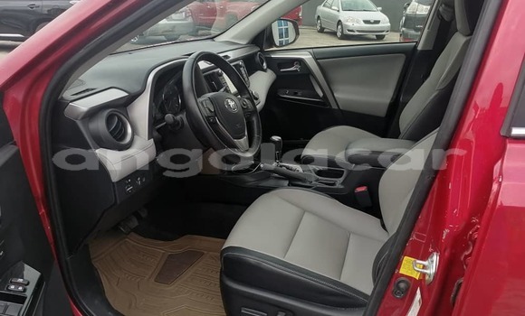 Comprar Usado Toyota RAV4 Vermelho Carro em Luanda em Luanda Province Comprar Usado Toyota RAV4 Vermelho Carro em Luanda em Luanda Province