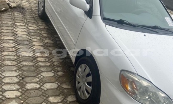 Comprar Usado Toyota Corolla Branco Carro em Luanda em Luanda Province