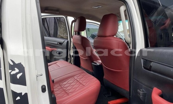 Acheter Occasion Voiture Toyota Hiluxe Revo Blanc à Luanda, Province de Luanda Acheter Occasion Voiture Toyota Hiluxe Revo Blanc à Luanda, Province de Luanda