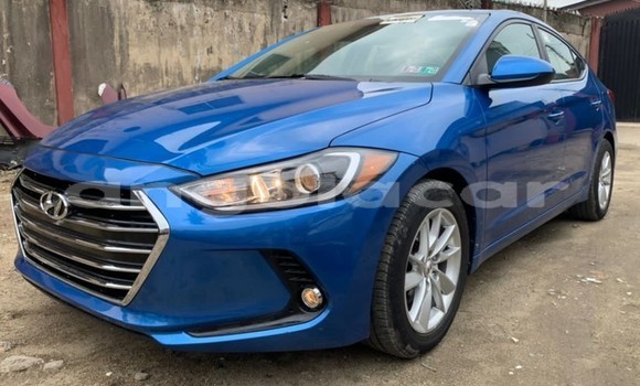 Comprar Usado Hyundai Elantra Azul Carro em Luanda em Luanda Province