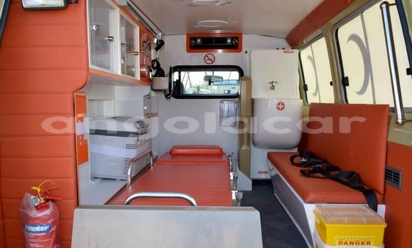 Comprar Novo Toyota Land Cruiser Bege Carro em Benguela em Benguela Comprar Novo Toyota Land Cruiser Bege Carro em Benguela em Benguela