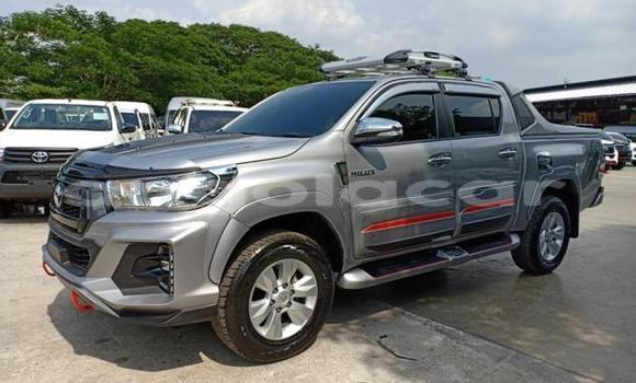 Buy Used Toyota Hilux Silver Car in Luanda in Luanda Province Buy Used Toyota Hilux Silver Car in Luanda in Luanda Province