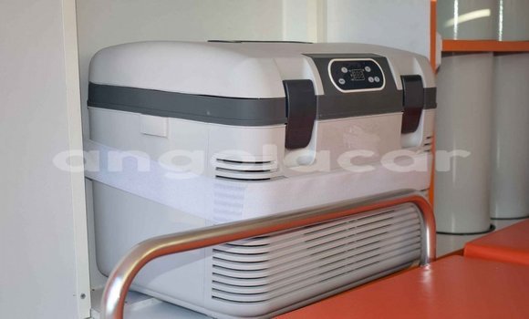 Comprar Novo Toyota Land Cruiser Bege Carro em Benguela em Benguela Comprar Novo Toyota Land Cruiser Bege Carro em Benguela em Benguela