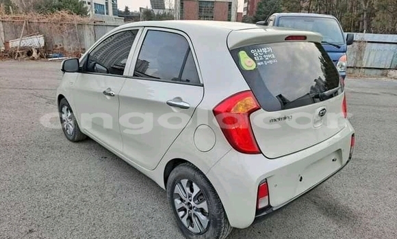 Comprar Usado Toyota Land Cruiser Branco Carro em Luanda em Luanda Province