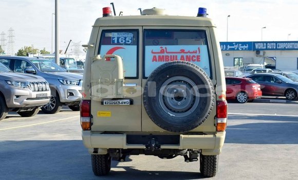 Comprar Novo Toyota Land Cruiser Bege Carro em Benguela em Benguela Comprar Novo Toyota Land Cruiser Bege Carro em Benguela em Benguela