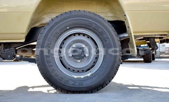 Comprar Novo Toyota Land Cruiser Bege Carro em Benguela em Benguela Comprar Novo Toyota Land Cruiser Bege Carro em Benguela em Benguela