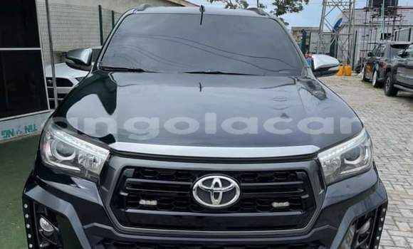 Buy Used Toyota Hiluxe Revo Black Car in Luanda in Luanda Province