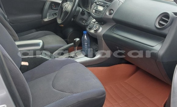 Acheter Occasion Voiture Toyota RAV4 Gris à Luanda, Province de Luanda Acheter Occasion Voiture Toyota RAV4 Gris à Luanda, Province de Luanda