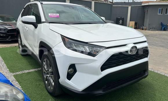Comprar Usado Toyota RAV4 Branco Carro em Luanda em Luanda Province