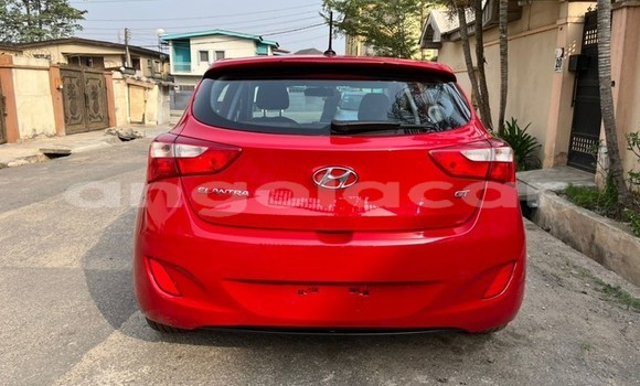 Buy Used Hyundai Elantra Red Car in Luanda in Luanda Province