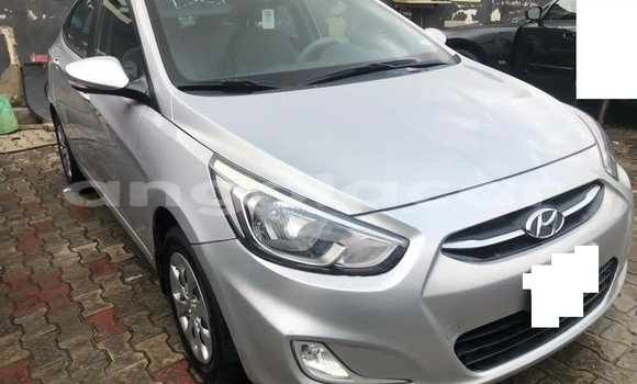 Comprar Usado Hyundai Accent Outro Carro em Luena em Moxico